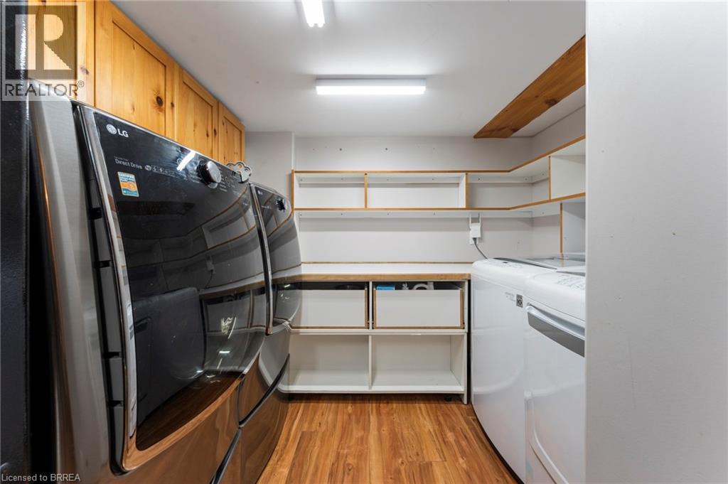182 Governors Road E Property Photo 21