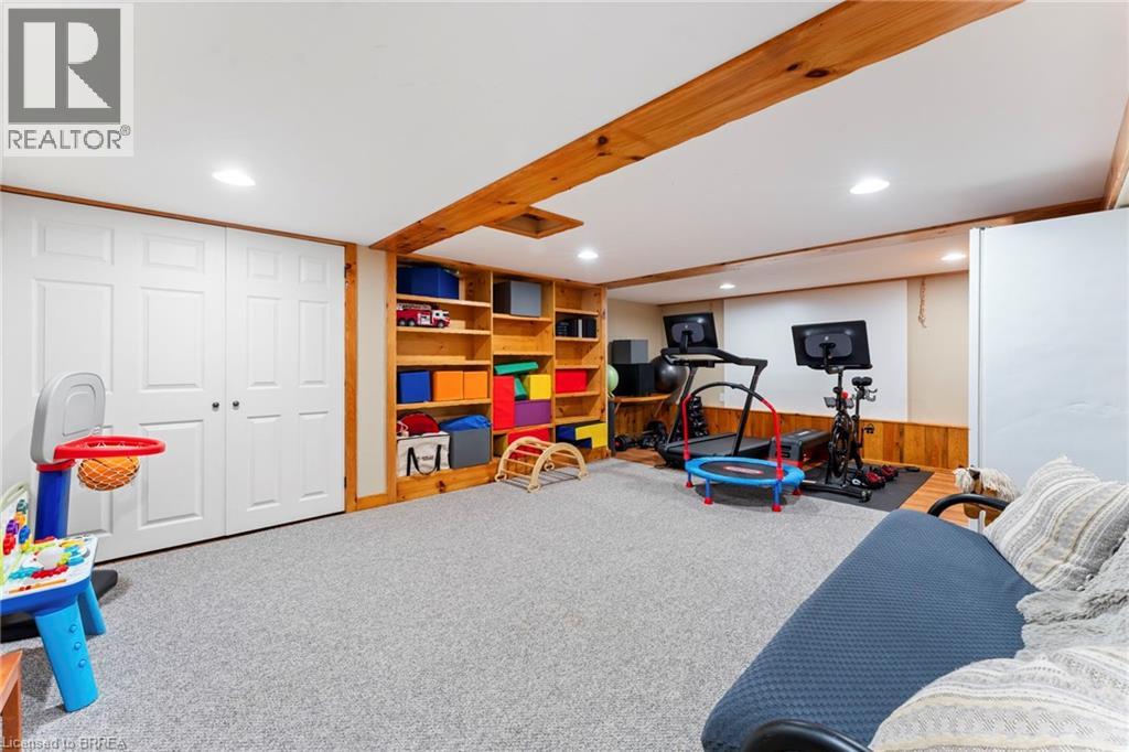 182 Governors Road E Property Photo 22