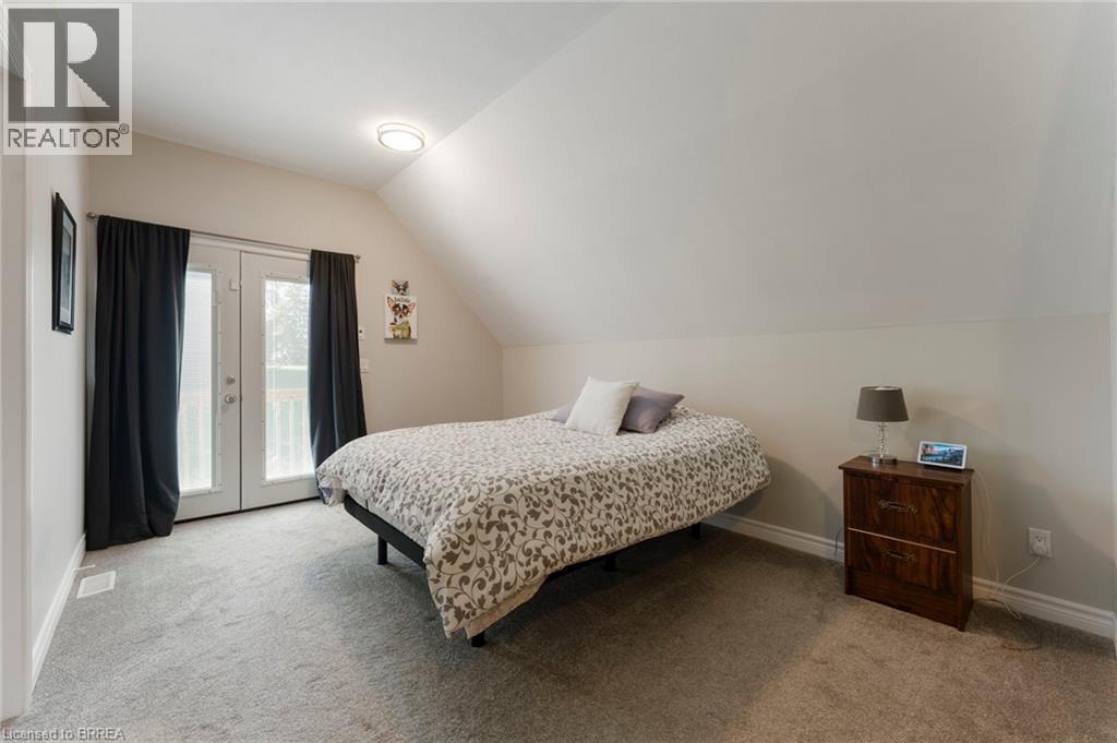 182 Governors Road E Property Photo 29