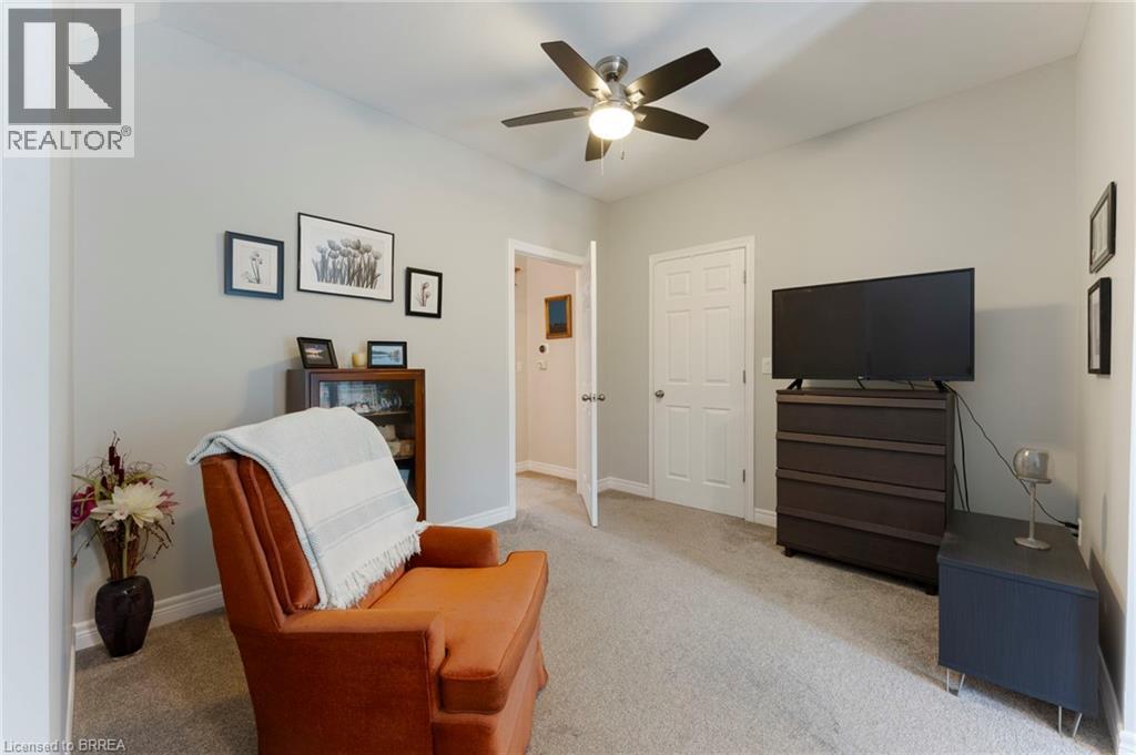 182 Governors Road E Property Photo 30