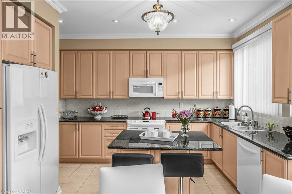 1098 Hepburn Road Property Photo 12