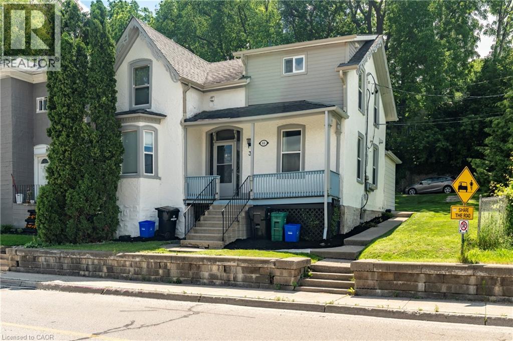 66 Queen Street W Property Photo 2