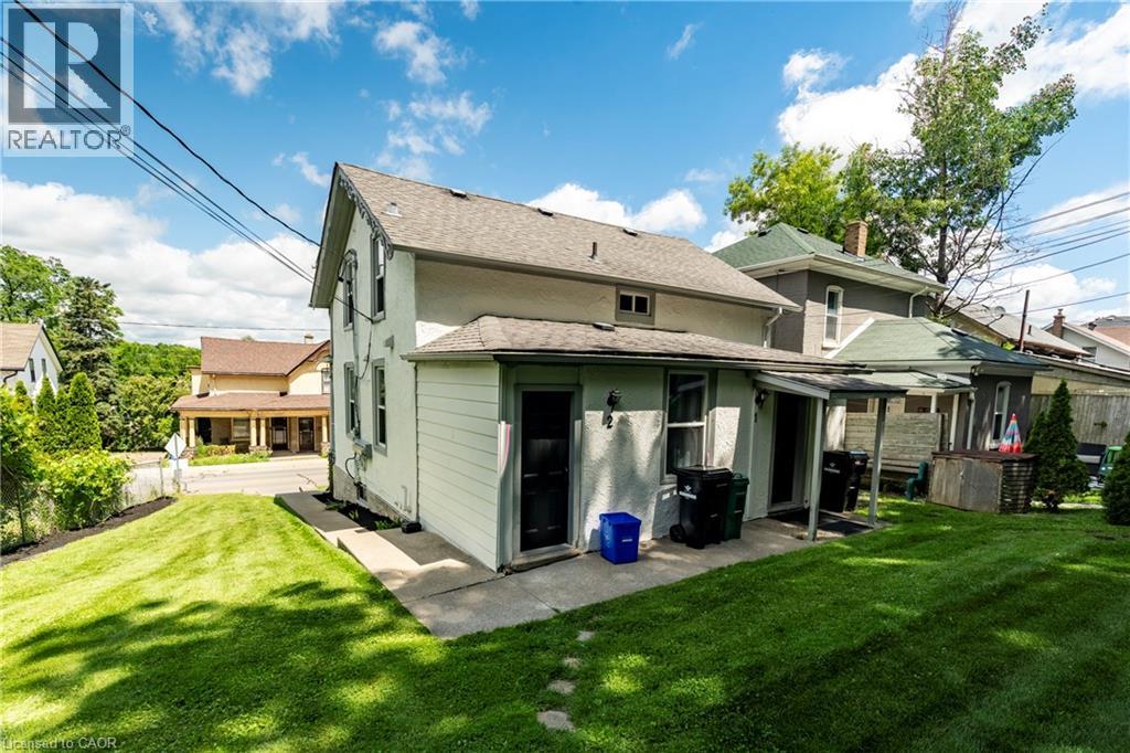 66 Queen Street W Property Photo 3