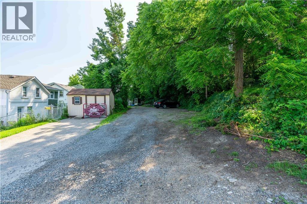 66 Queen Street W Property Photo 8