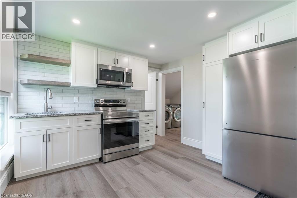 66 Queen Street W Property Photo 15