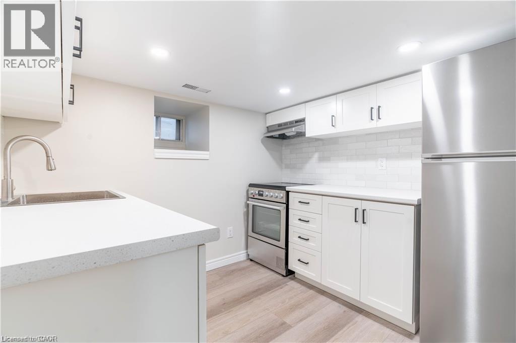 66 Queen Street W Property Photo 27