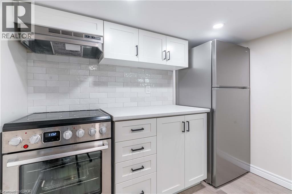 66 Queen Street W Property Photo 29
