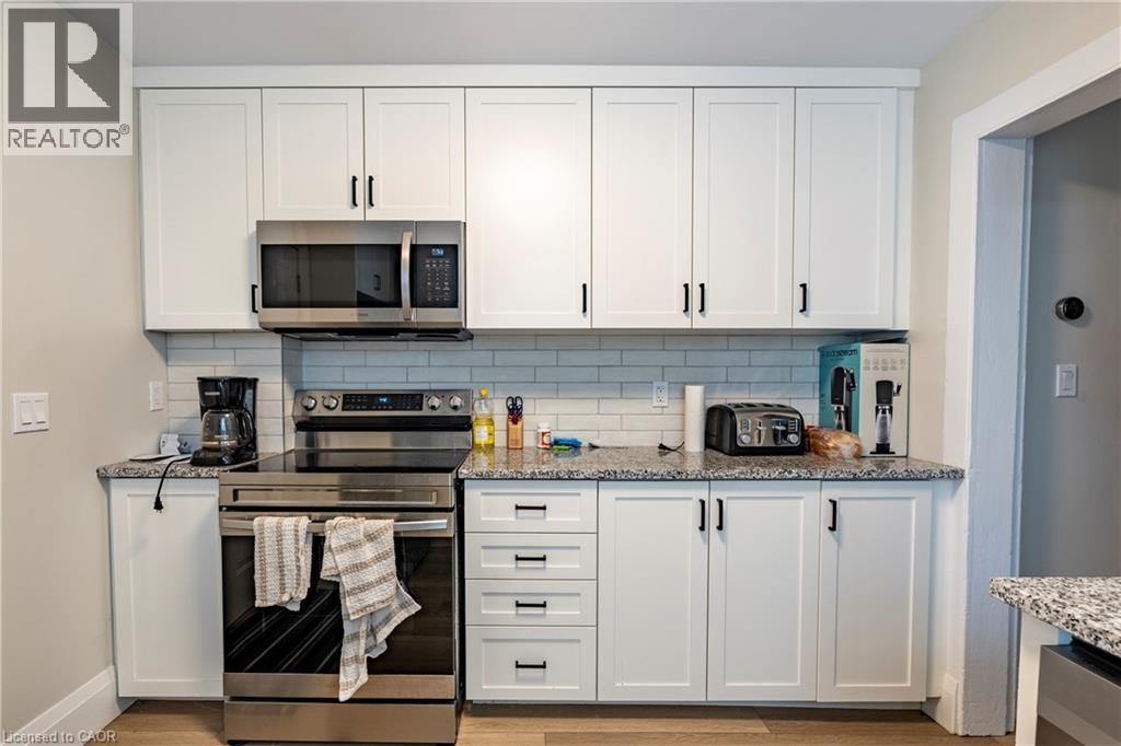 66 Queen Street W Property Photo 45