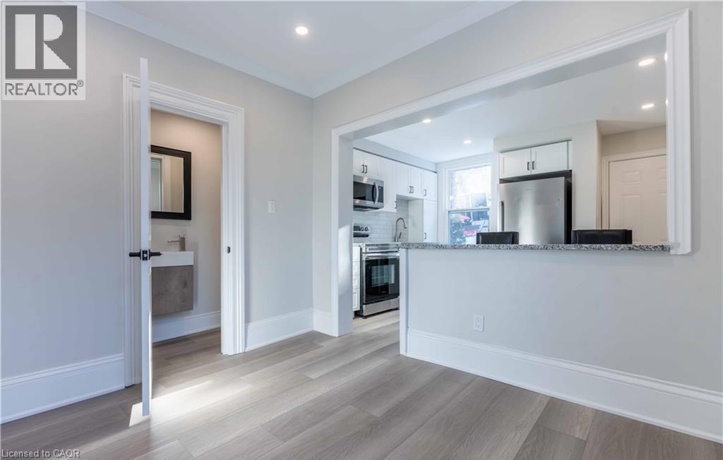 66 Queen Street W Property Photo 50