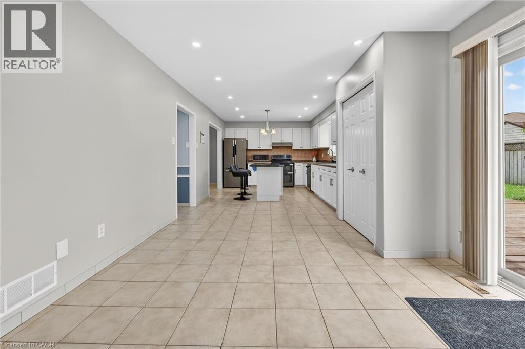 34 Capri Crescent Property Photo 4