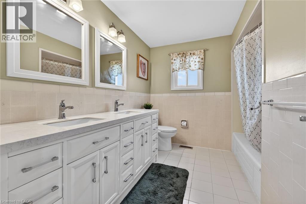 34 Capri Crescent Property Photo 28