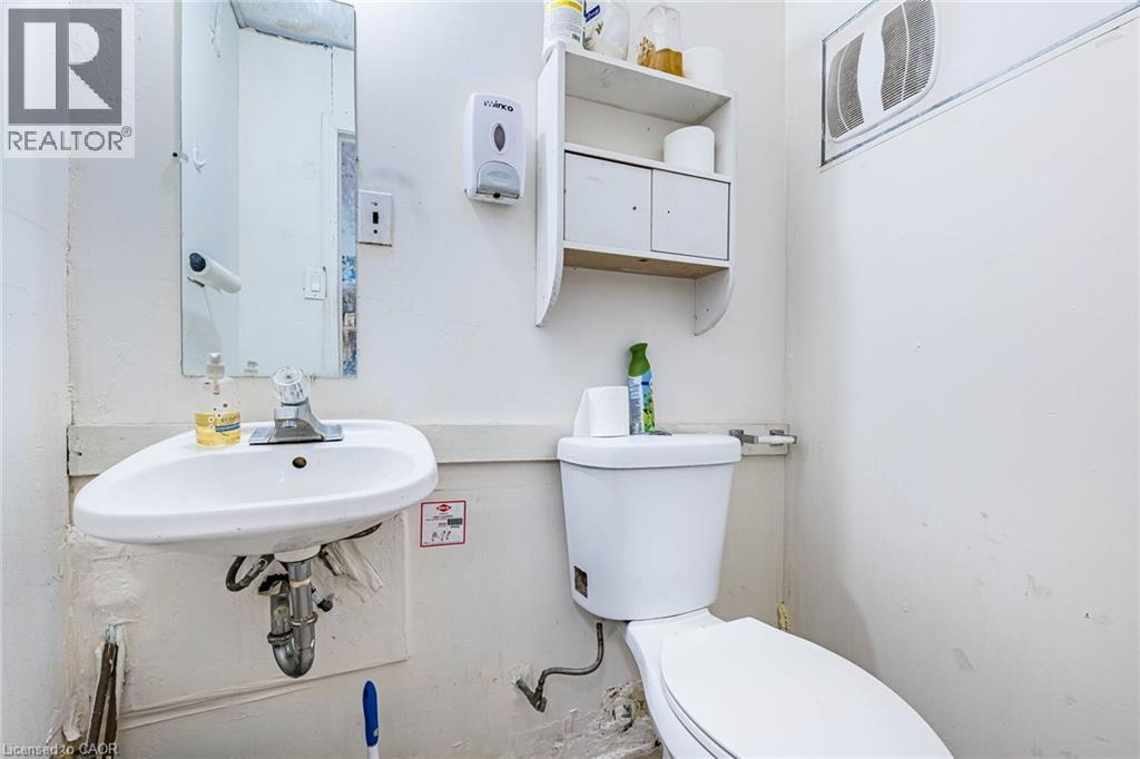 44 Dean Street Property Photo 34