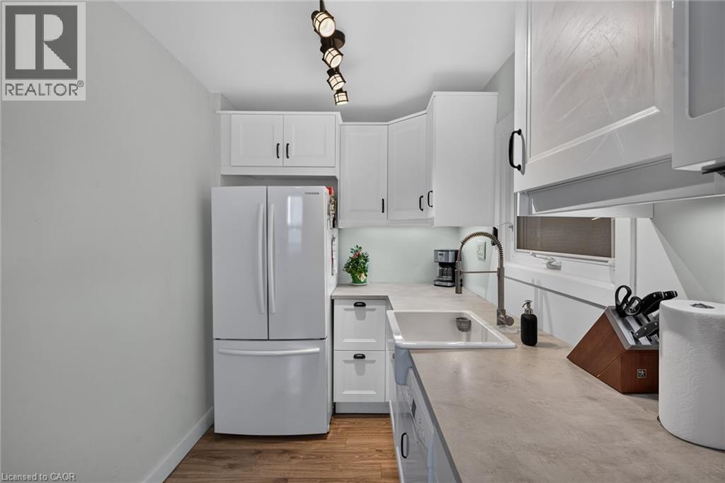 220 Paling Avenue Property Photo 17
