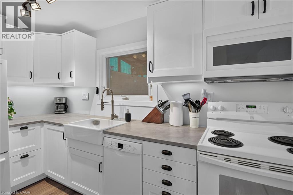 220 Paling Avenue Property Photo 18