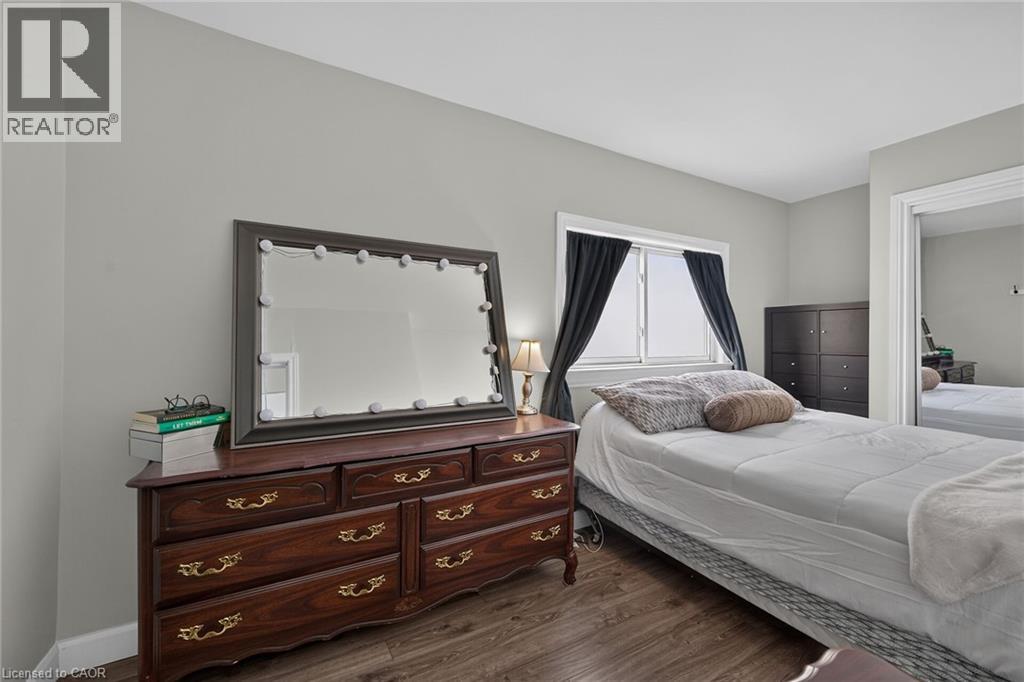 220 Paling Avenue Property Photo 20