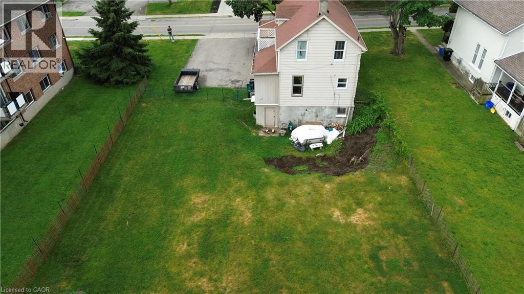 841 Duke Street Property Photo 2