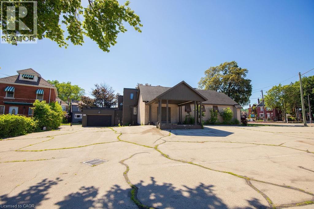 1309 King Street Property Photo 2