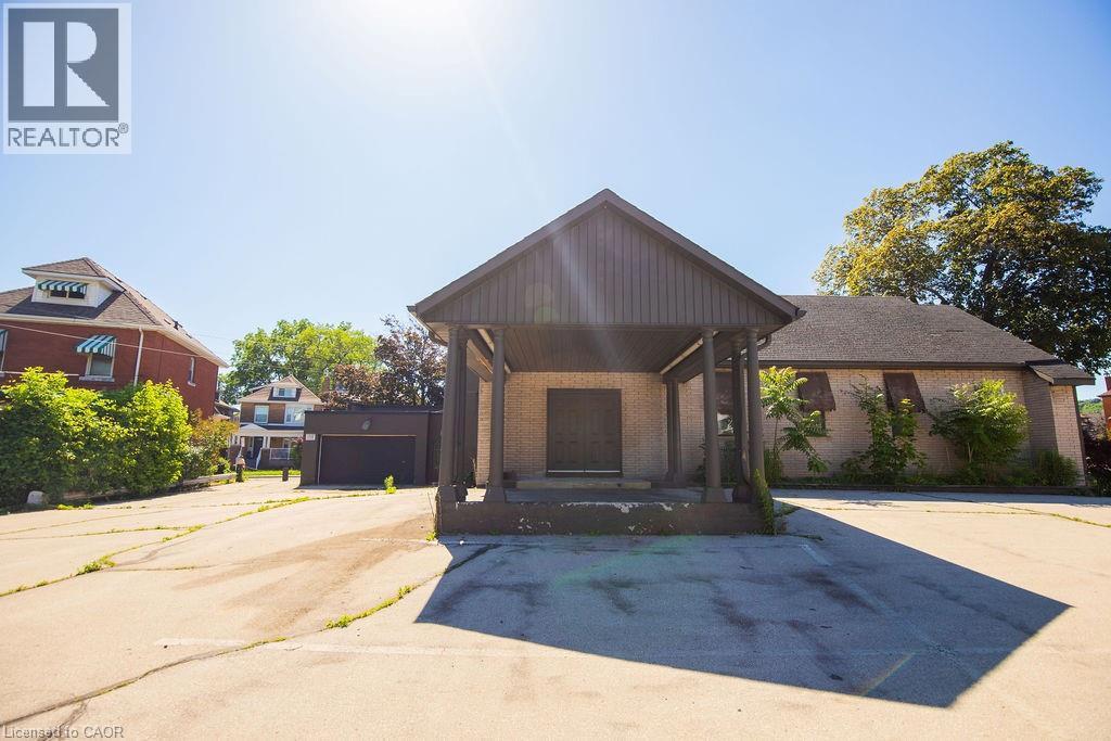 1309 King Street Property Photo 4