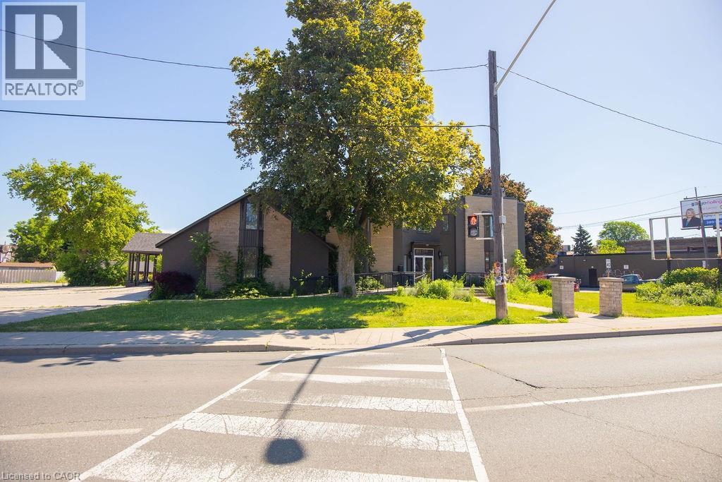 1309 King Street Property Photo 7