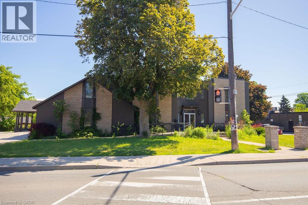 1309 King Street Property Photo 8