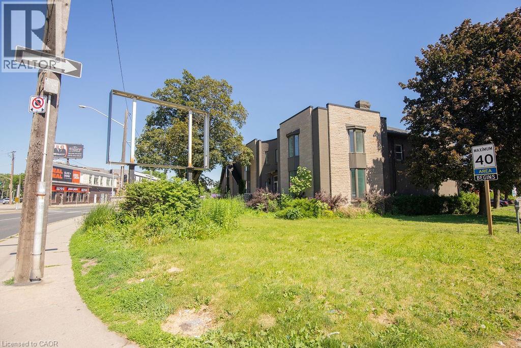 1309 King Street Property Photo 14