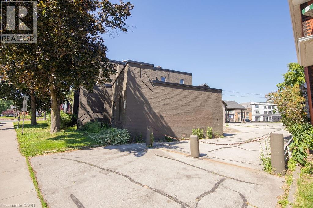 1309 King Street Property Photo 16
