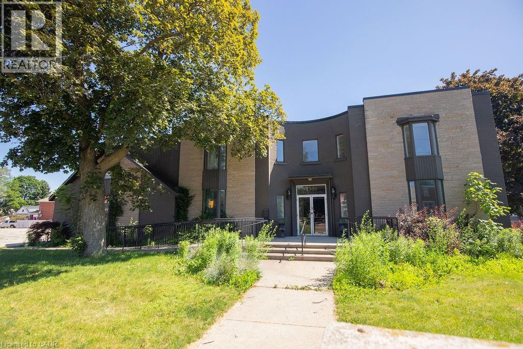 1309 King Street Property Photo 23