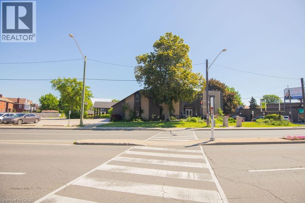 1309 King Street Property Photo 25