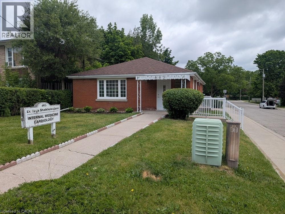 663 CORONATION Boulevard Property Photo 1