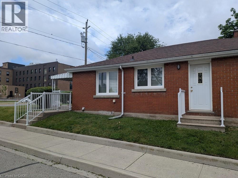663 Coronation Boulevard Property Photo 4
