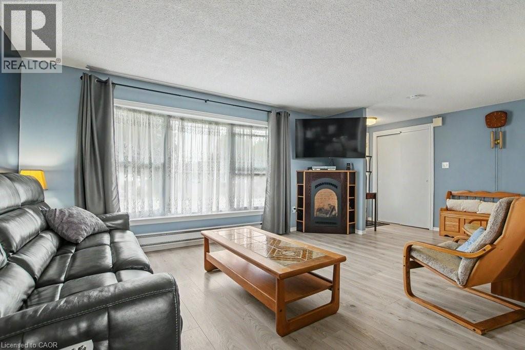 51 Schade Street Property Photo 8