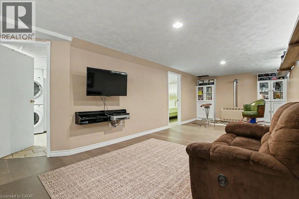 51 Schade Street Property Photo 27