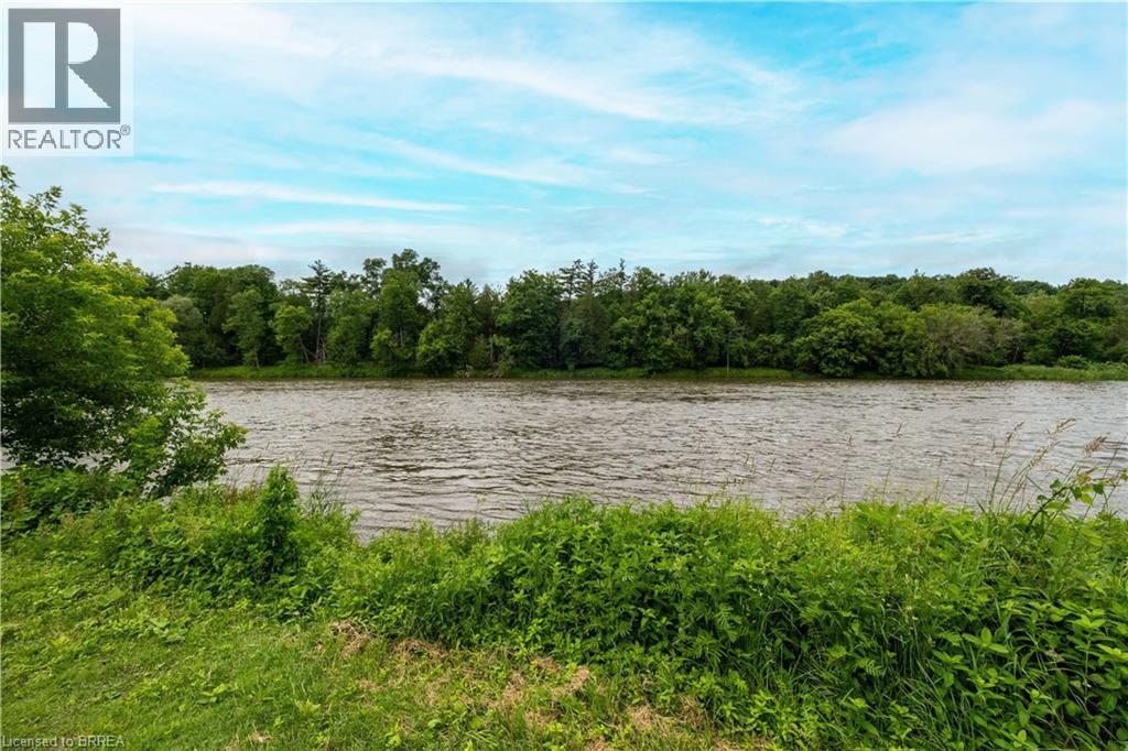 551 East River Road Property Photo 8