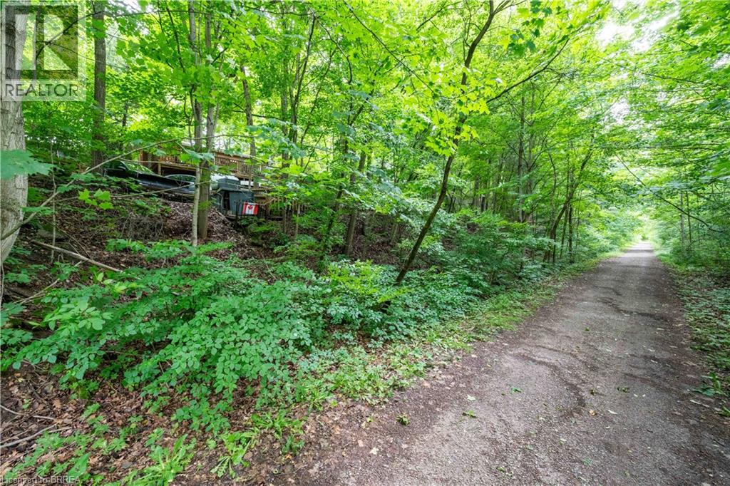 551 East River Road Property Photo 9