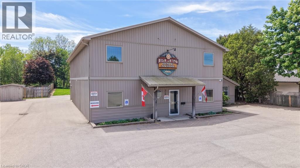 316 Queensway W Property Photo 1
