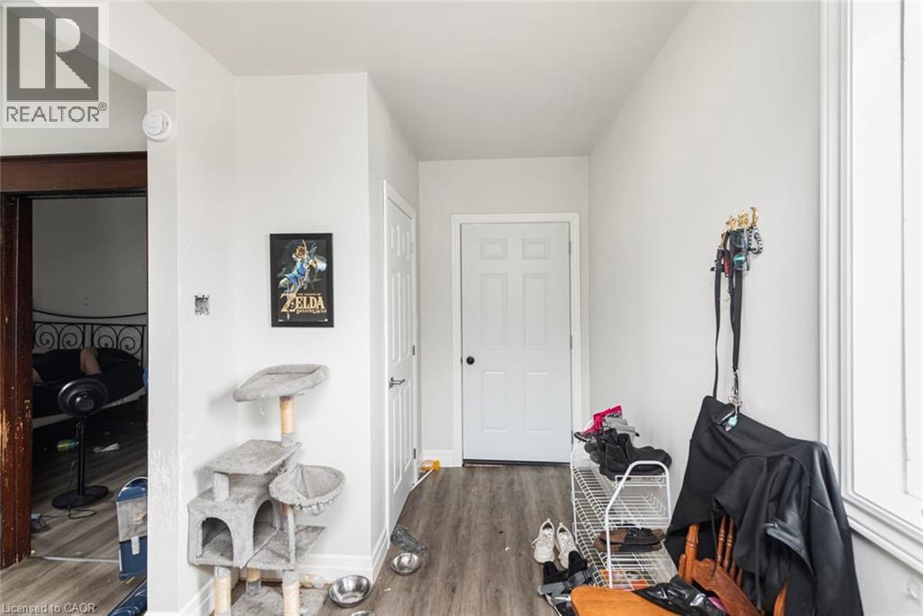 116-118 Lock Street E Property Photo 20