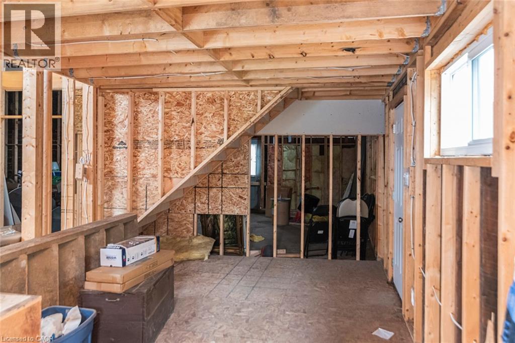 116-118 Lock Street E Property Photo 39