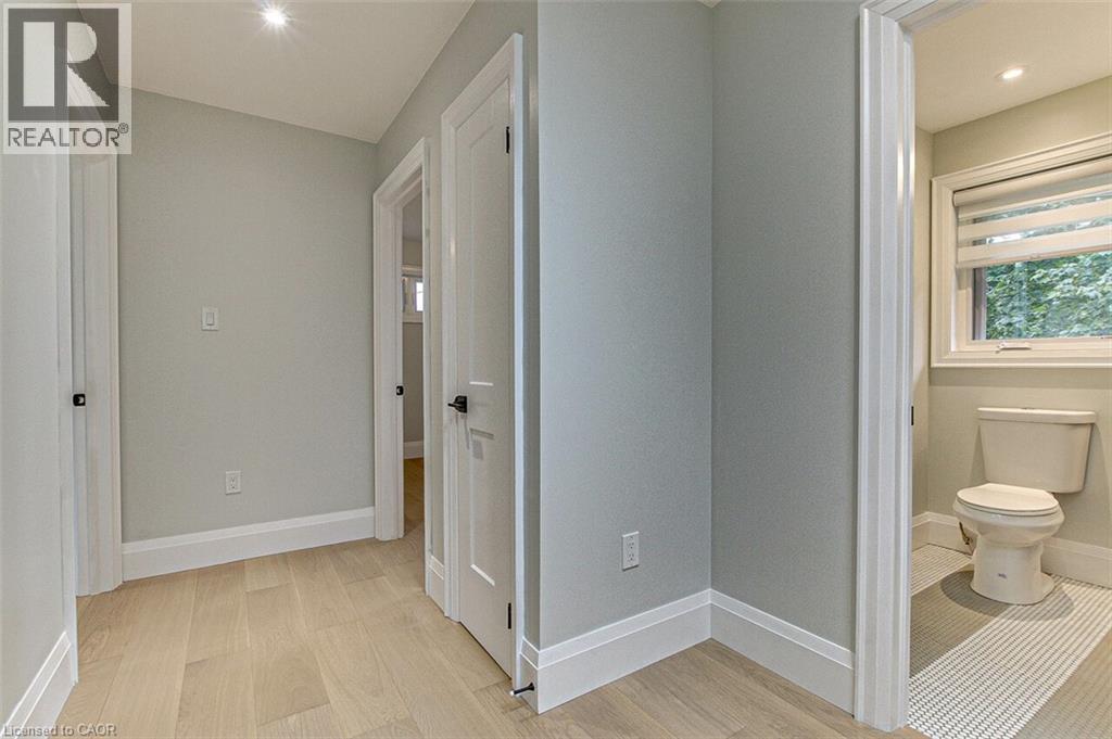 33 Tyrell Street Property Photo 16