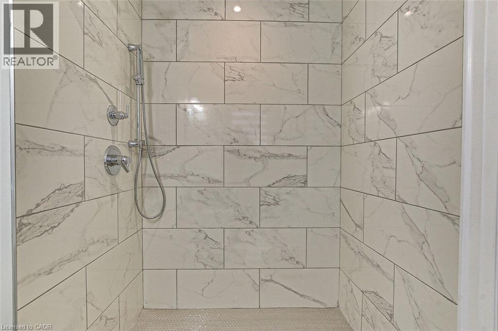 33 Tyrell Street Property Photo 22