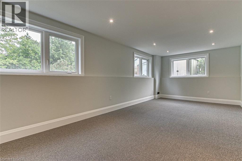 33 Tyrell Street Property Photo 25