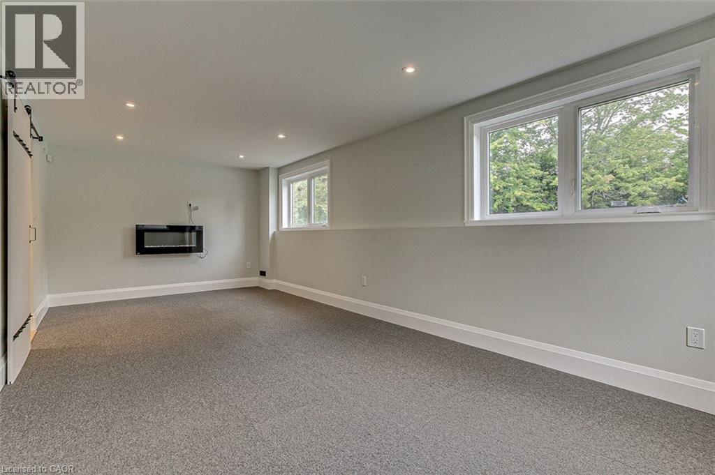 33 Tyrell Street Property Photo 26