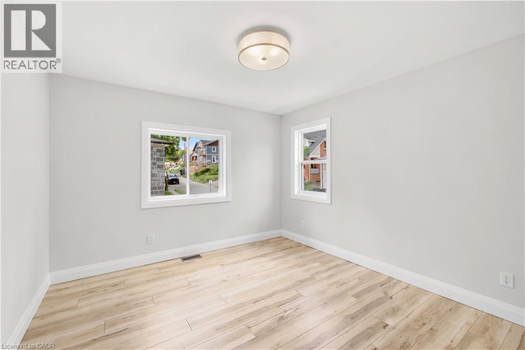 131 St George Street Property Photo 14