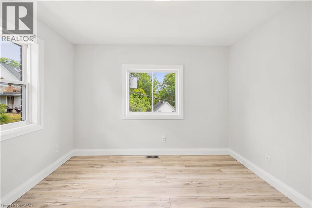 131 St George Street Property Photo 17
