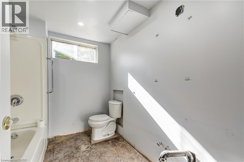 480 Cavan Street Property Photo 34