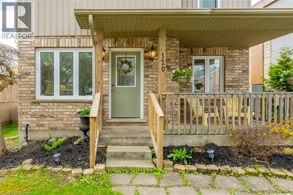120 Charles Street E Property Photo 4