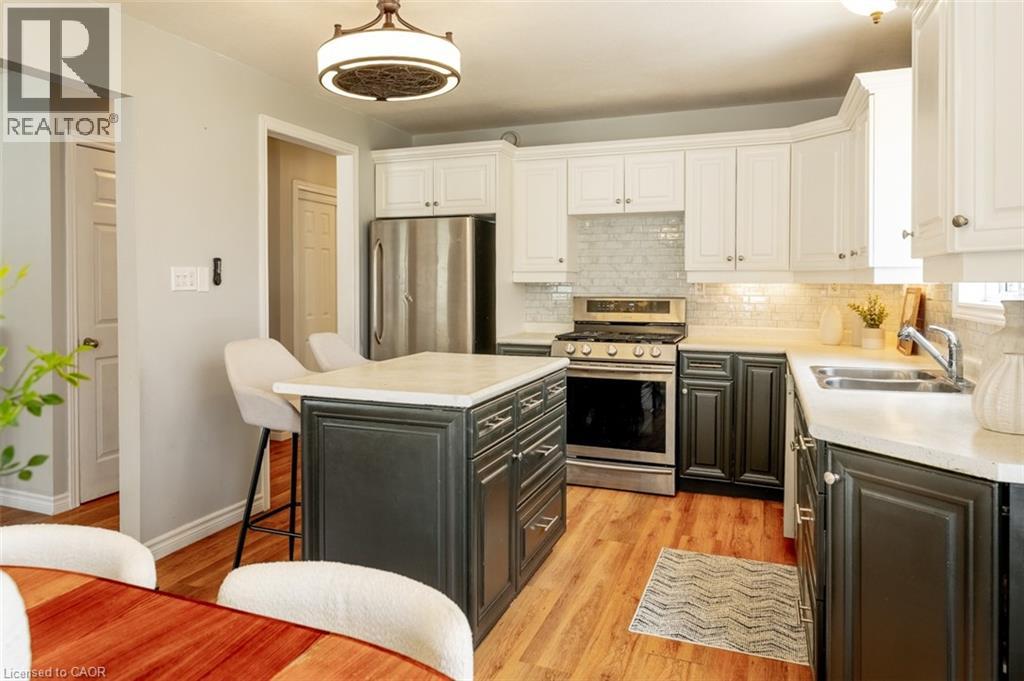 120 Charles Street E Property Photo 9