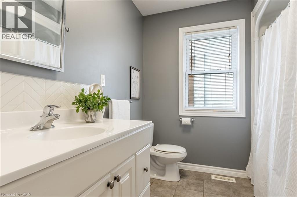 120 Charles Street E Property Photo 15