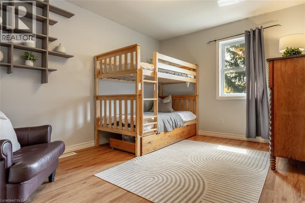 120 Charles Street E Property Photo 16