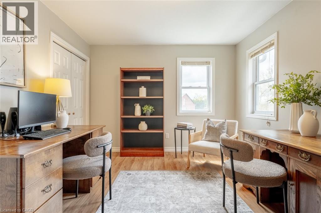 120 Charles Street E Property Photo 17