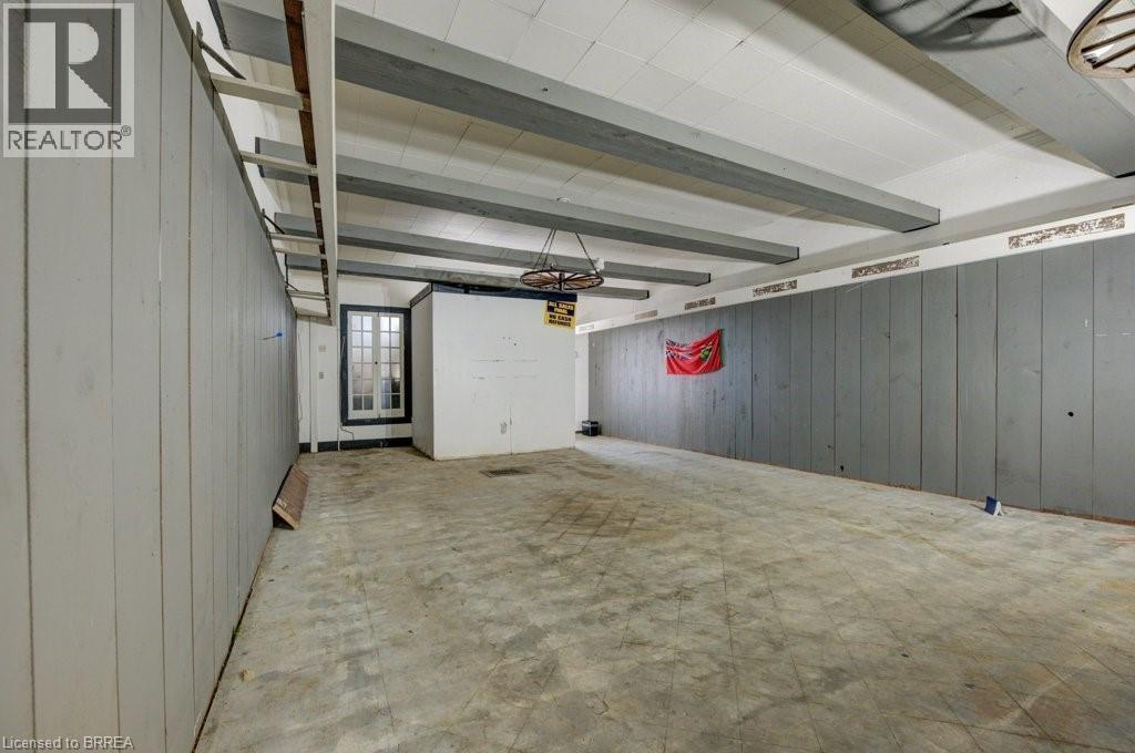 36 Norfolk Street S Property Photo 3